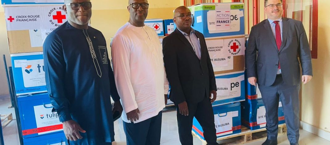 CROIX-ROUGE DU BURUNDI : DON DE MEDICAMENTS EN FAVEUR DES REFUGIES CONGOLAIS AU BURUNDI